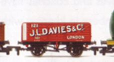 J.L. Davies & Co. 7 Plank Wagon