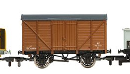 Hornby 10T HR Brown Wooden Vent Van 4 Wheel Wagon 2586 