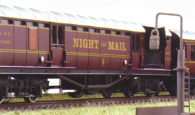 L.M.S. Operating Royal Mail Coach Set - Night Mail